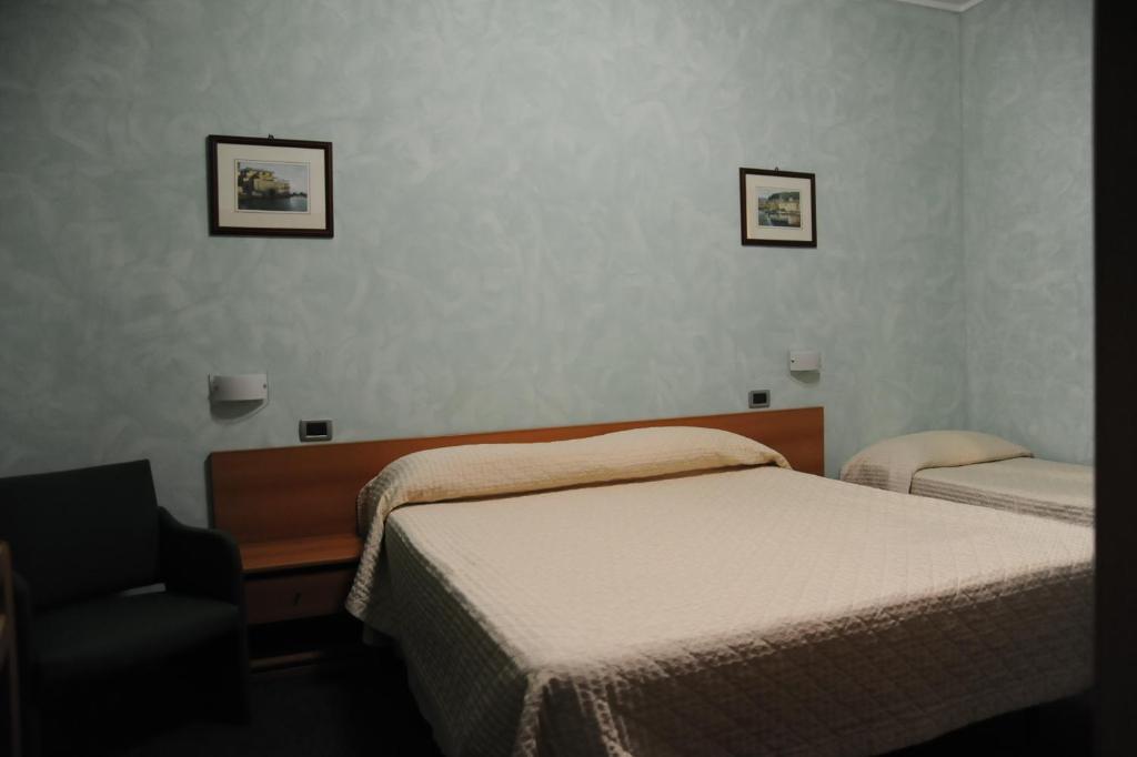 Hotel Valentini Inn Фолиньо Номер фото