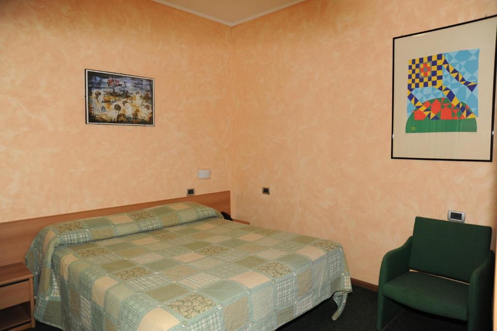 Hotel Valentini Inn Фолиньо Номер фото