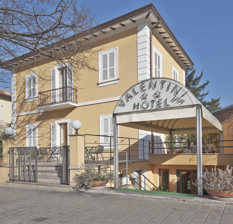 Hotel Valentini Inn Фолиньо Экстерьер фото