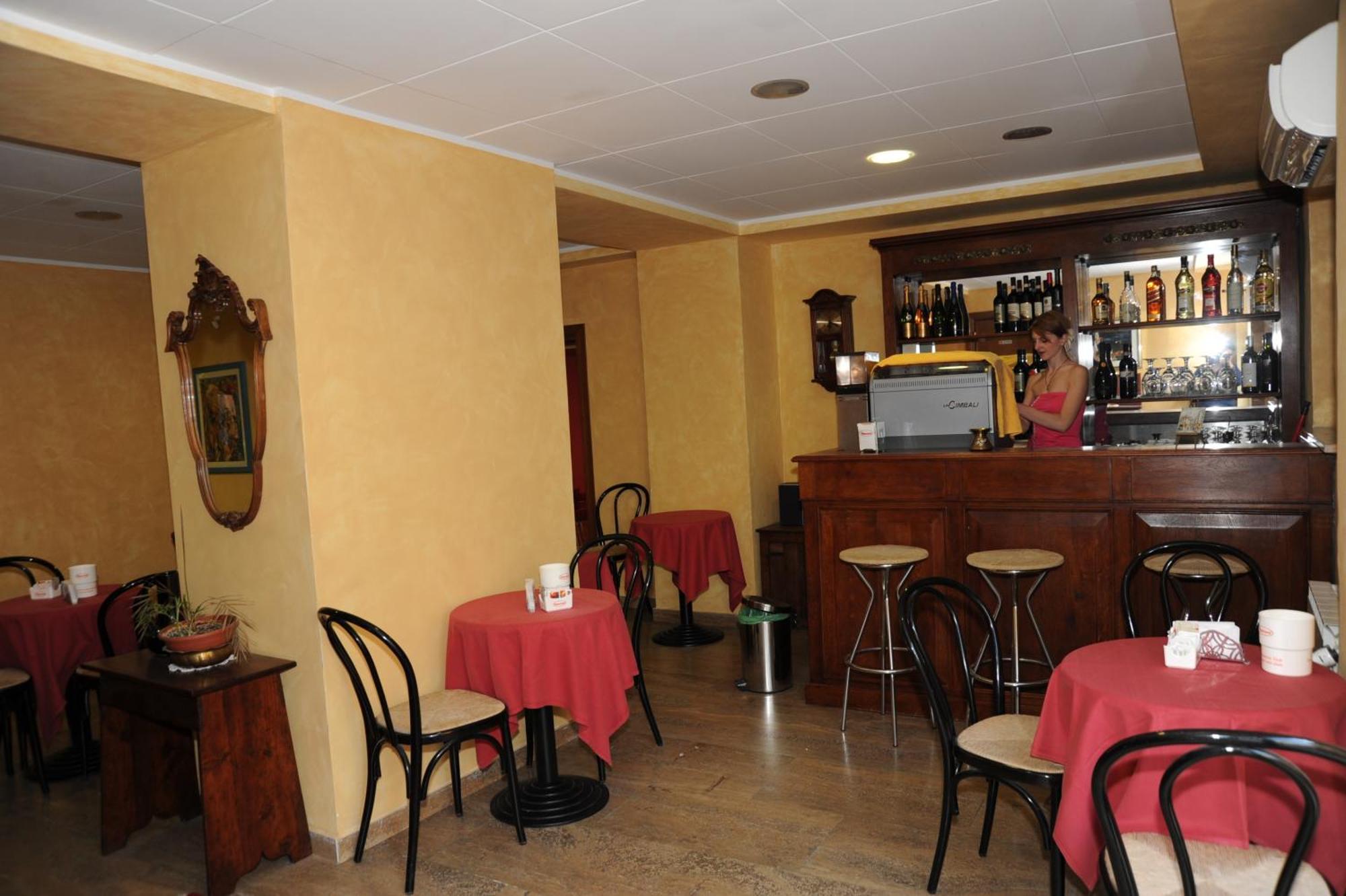 Hotel Valentini Inn Фолиньо Экстерьер фото