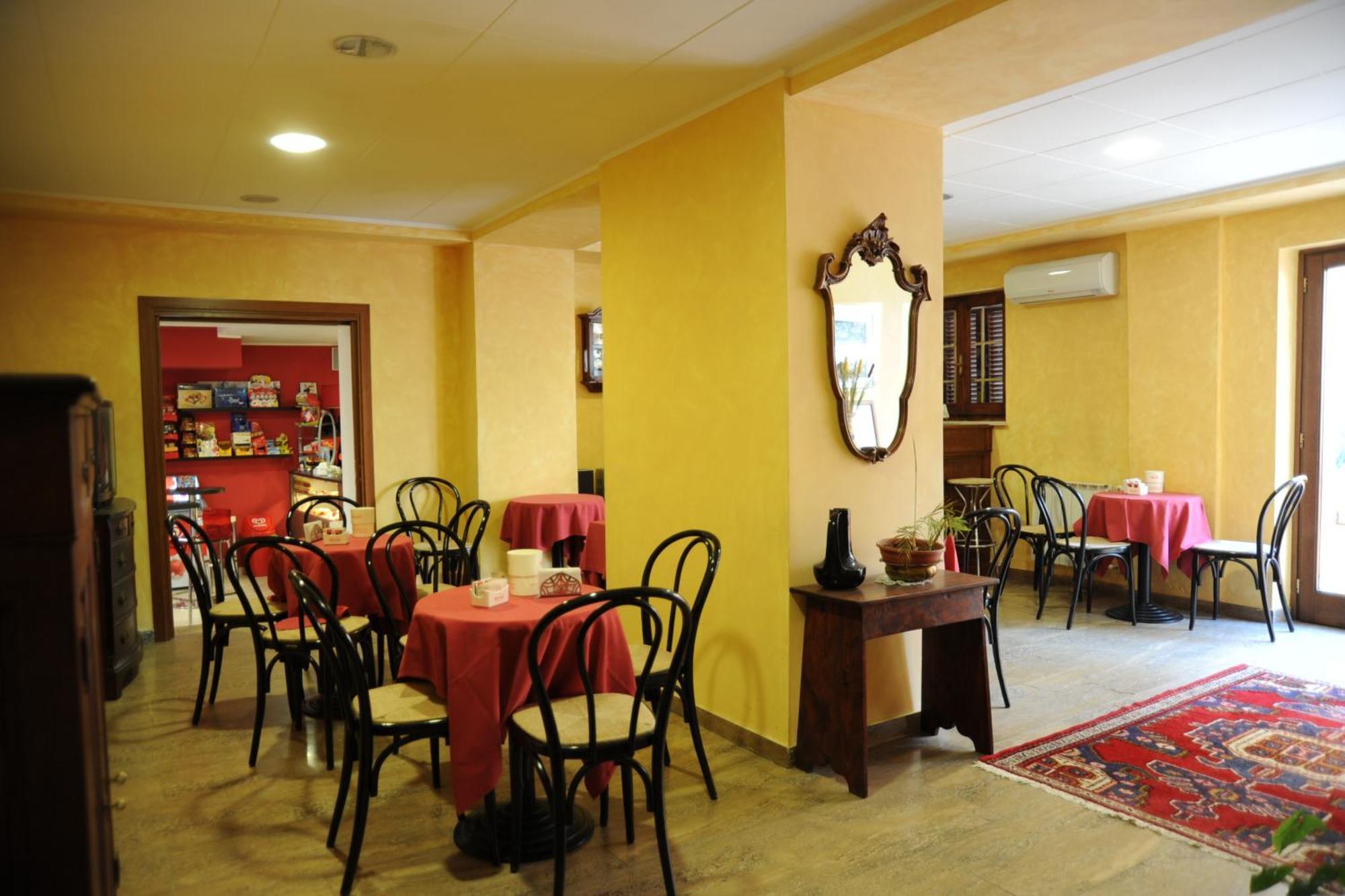 Hotel Valentini Inn Фолиньо Экстерьер фото